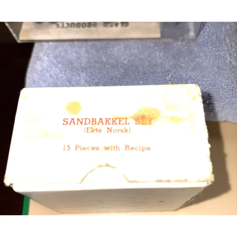 Sandbaskkelse Tiny Tart Set 15 Piece Set  New vtg